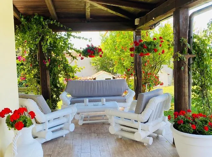 Chanel Garden Relaxation Home